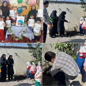 درختکاری در باغچه ی کنار کتابخانه به مناسبت روز درختکاری